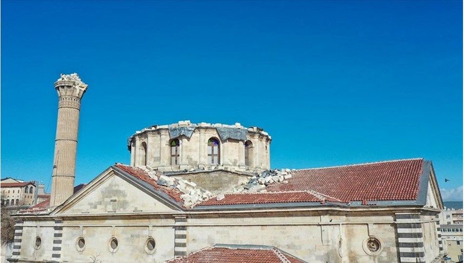 Depremler Gaziantep'teki tarihi Kurtuluş Camisi'ne de zarar verdi