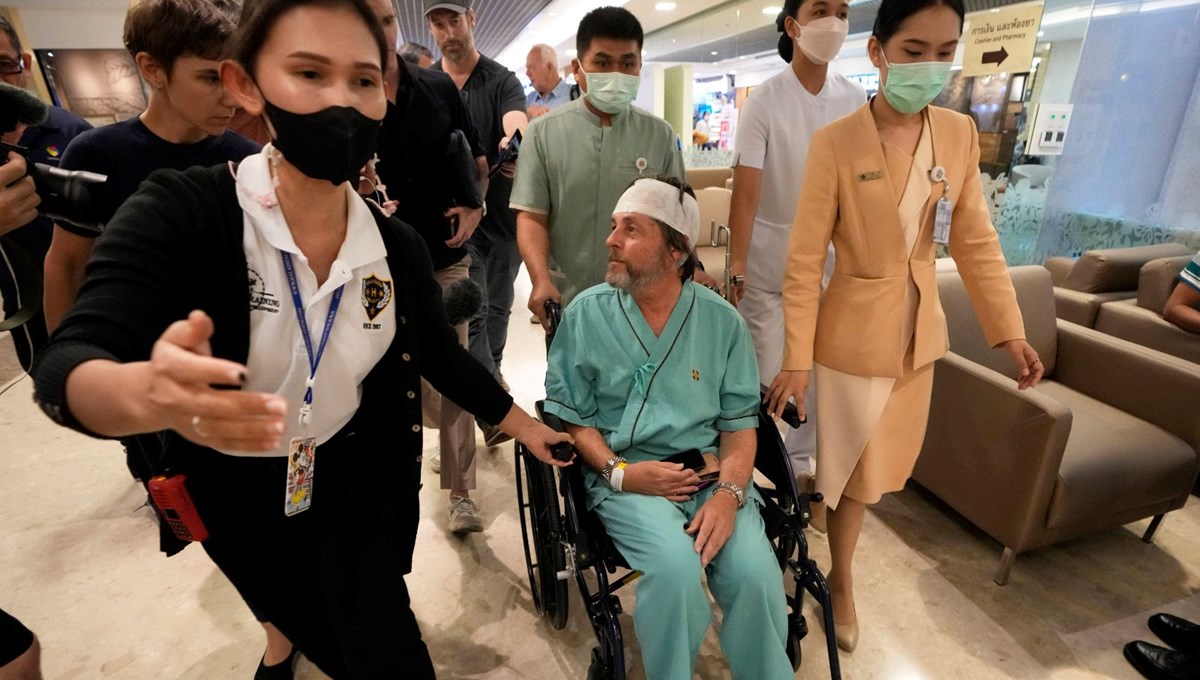 Londra-Singapur uçağında yaralanan 20 yolcu yoğun bakımda