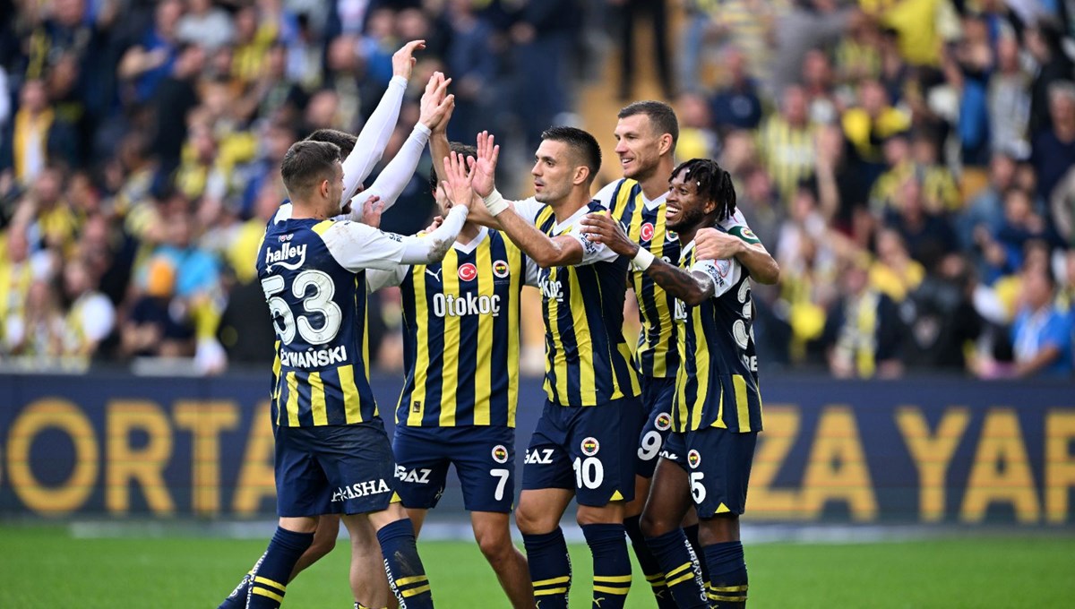 Kadıköy'de gülen taraf Fenerbahçe: Galibiyet serisi 14 maça çıktı Kadıköy'de gülen taraf Fenerbahçe: Galibiyet serisi 14 maça çıktı