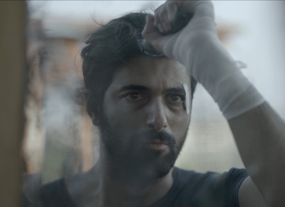 Engin Akyürek yeni filmi Bir Aşk İki Hayat için saçını kesti - 1