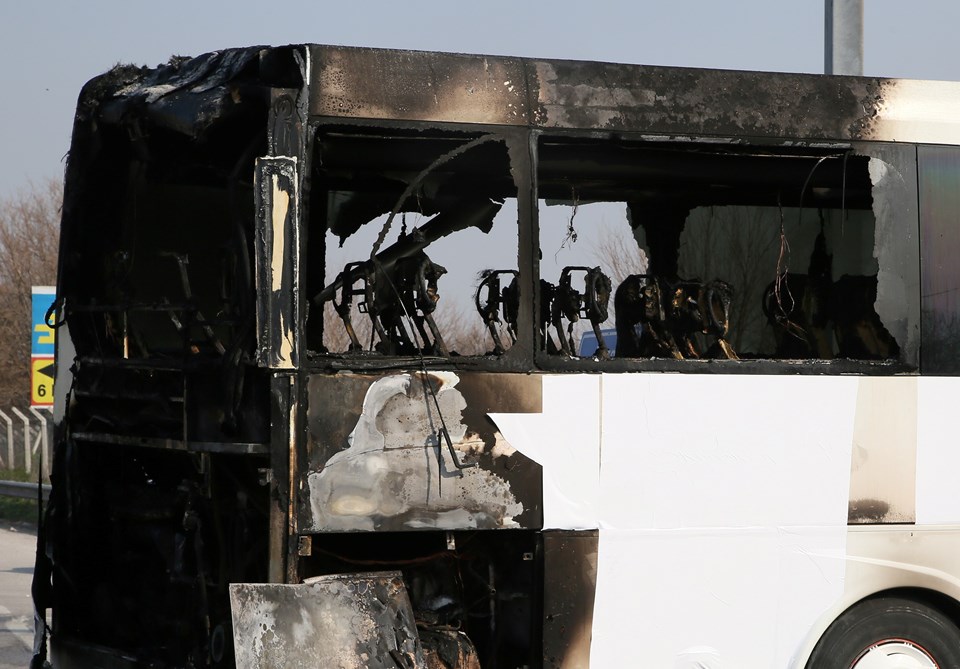 Manisa'da yolcu otobüsü yandı - 2