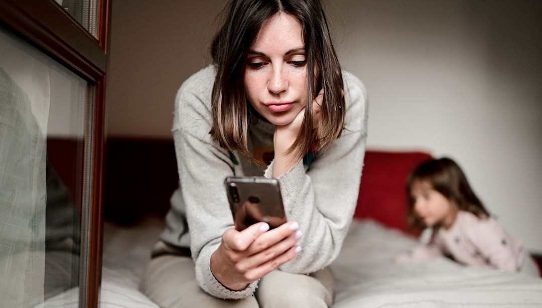 Felaketlere doğru sonsuz kaydırma döngüsü: Doomscrolling'ten nasıl kurtulunur?