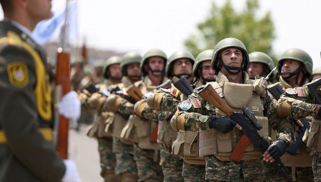 Ermenistan'da askerlik 18 ay oldu