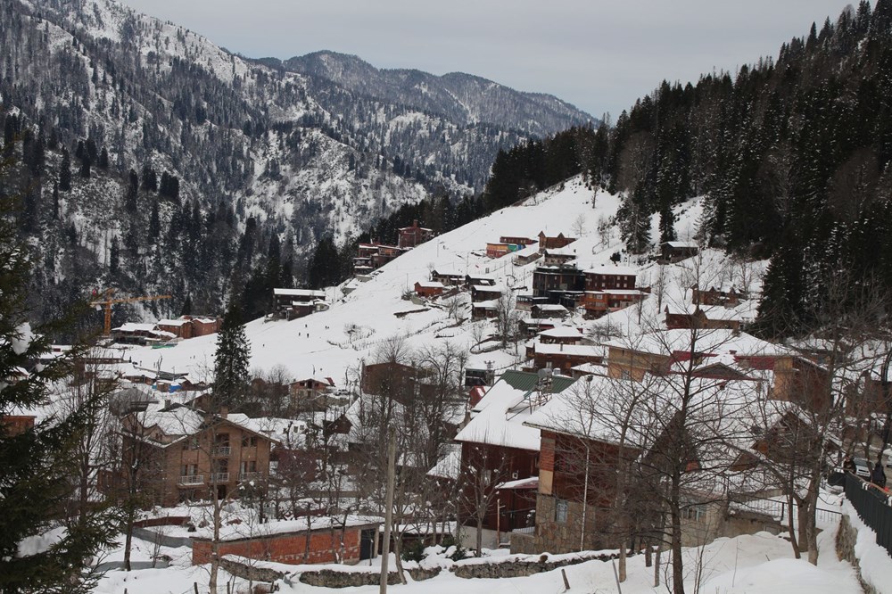 Environmental friendly parking lot inside the mountain in Ayder Plateau - 4