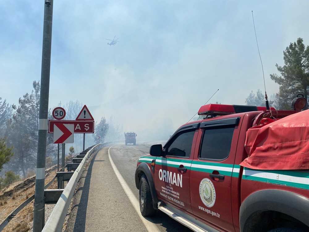 Antalya'da orman yangını: Karayolu ulaşıma kapatıldı - 5