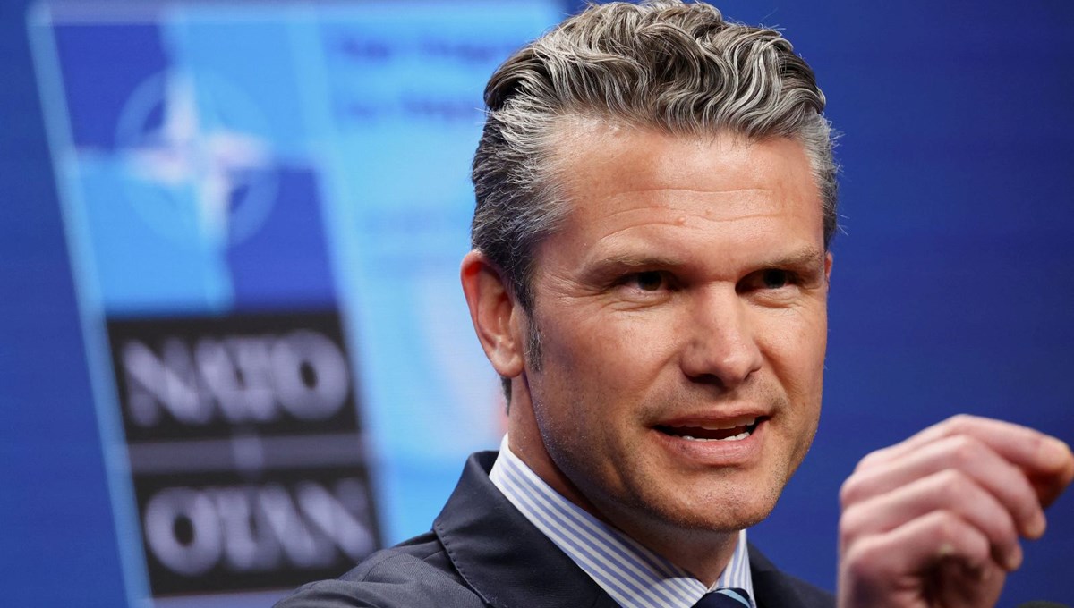 Hegseth’in uçağı İngiltere’de acil iniş yaptı Hegseth’in uçağı İngiltere’de acil iniş yaptı