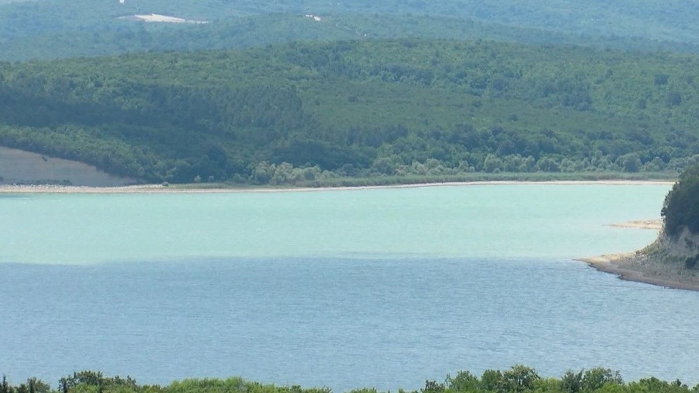 Arnavutköy'de mahallelinin balık kokulu su isyanı - 6