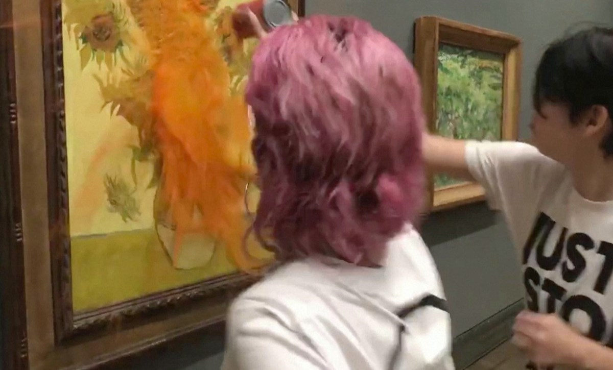 72,5 milyon sterlin değerindeki Van Gogh tablosuna çorba fırlattılar - 2