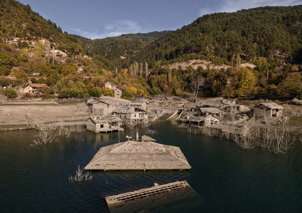 Baraj suları çekilince taş evler gün yüzüne çıktı - 4
