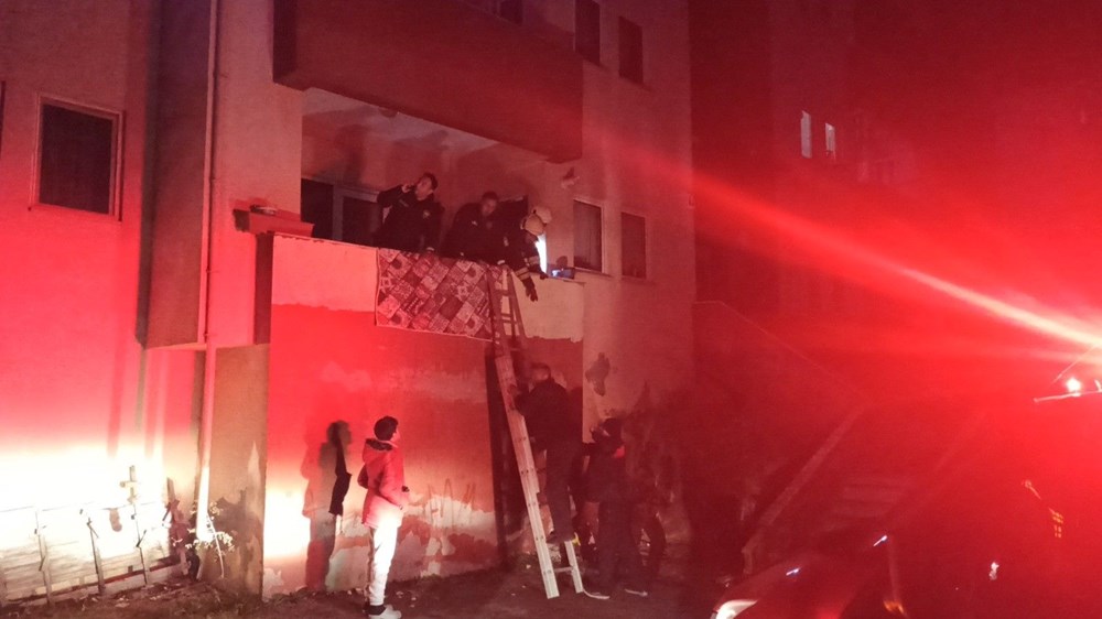 Konya'da zemin katı çöken apartman boşaltıldı - 3