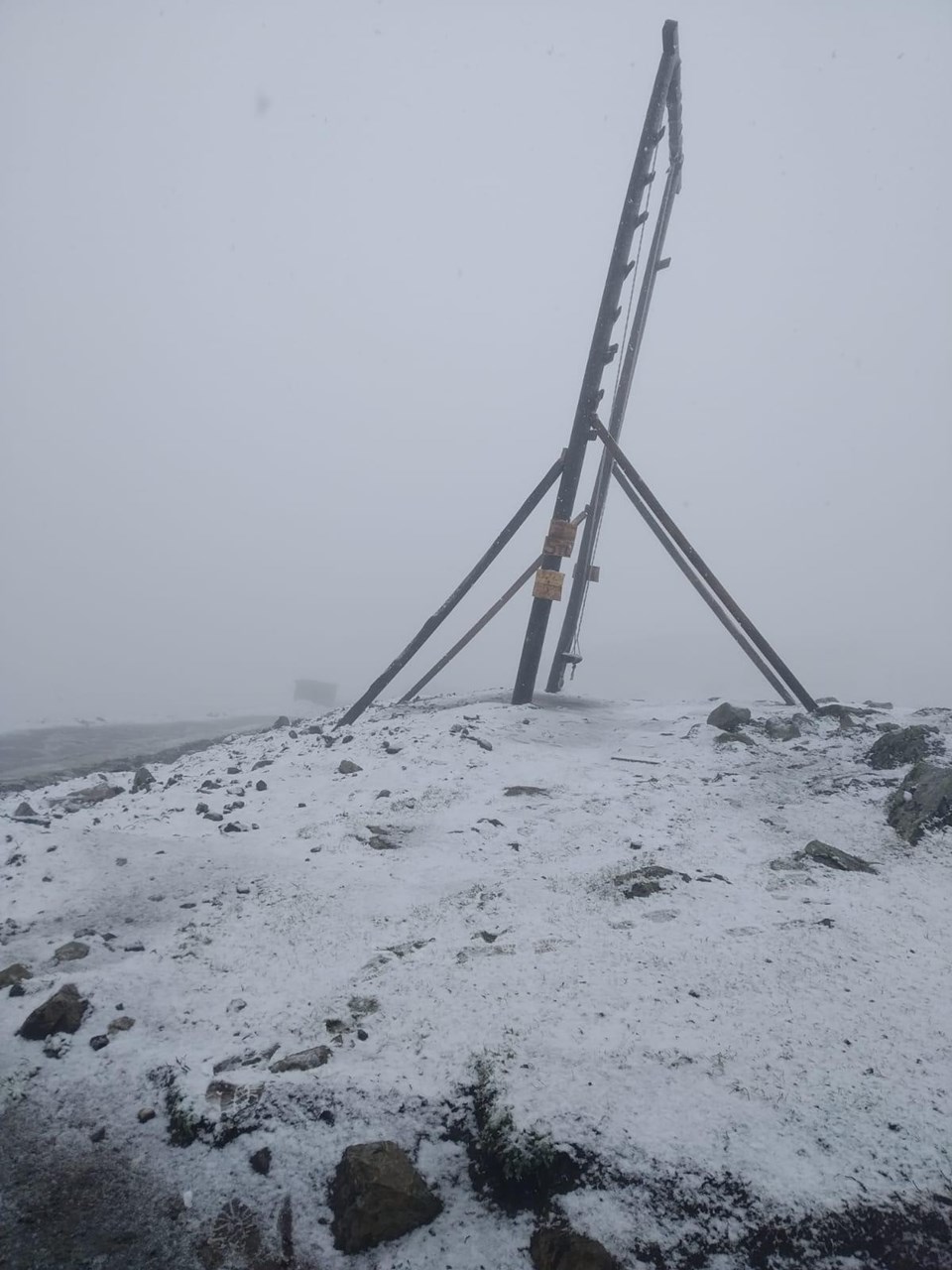 Rize Huser Yaylası'na ilk kar yağdı - 2