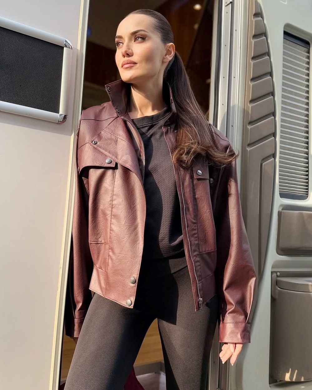 Fahriye Evcen yıllar sonra mezun olduğu üniversitede: Eski yuvamda set hatırası - 6