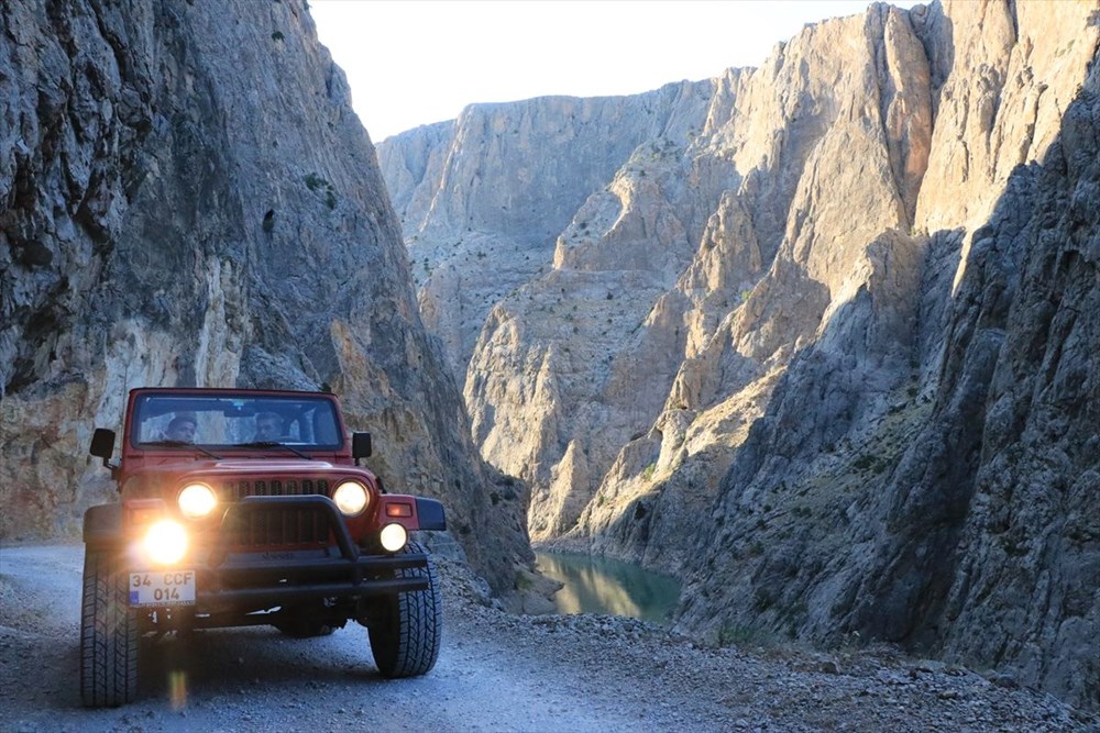Erzincan'da yürekleri ağza getiren 'Taş Yolu': 132 yılda yapıldı - 18