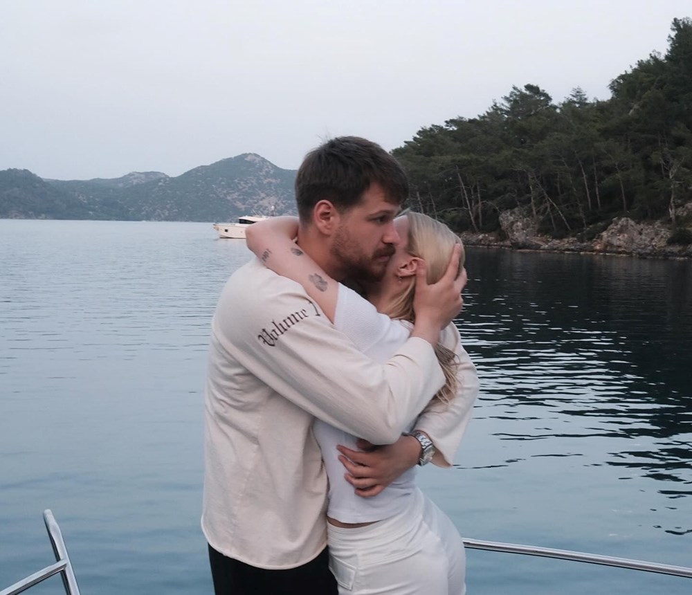 Burak Yörük sevgilisine evlenme teklifi etti - 2