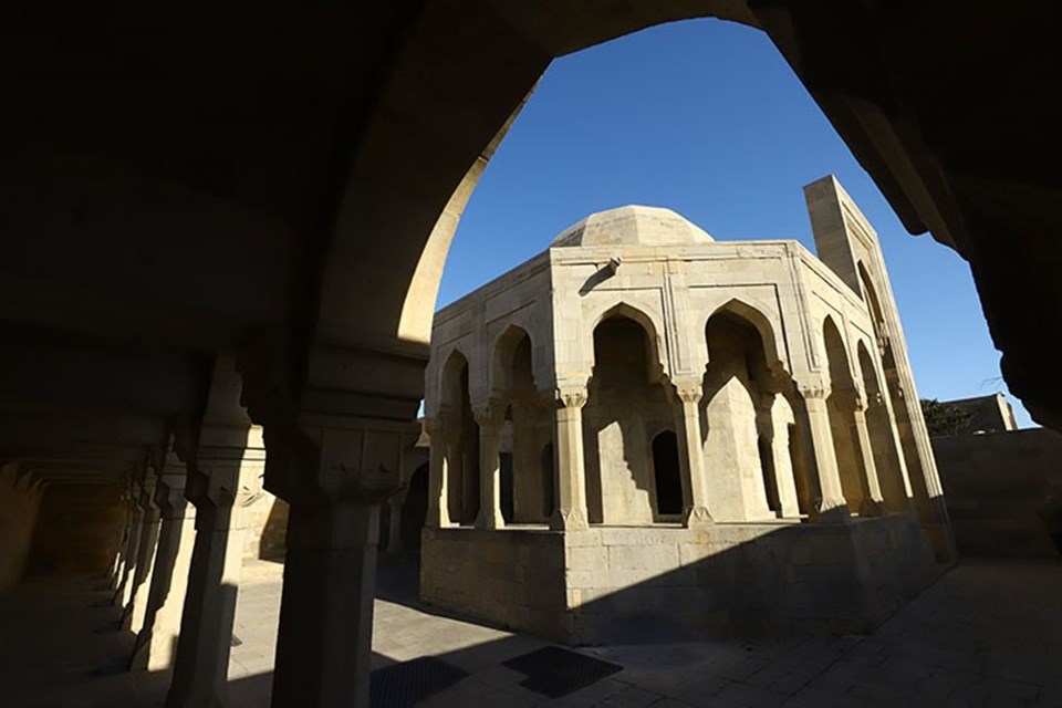 Osmanlı izlerini taşıyan Şirvanşahlar Sarayı turistlerin ilgi odağında - 1