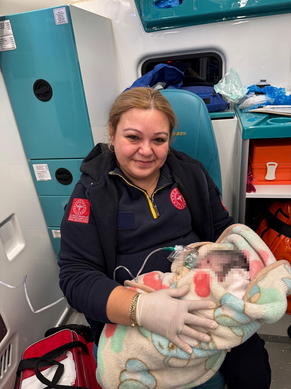 Ambulansta Başlayan Bir Ömür: Eşi Görülmemiş Bir Doğum Hikayesi 72