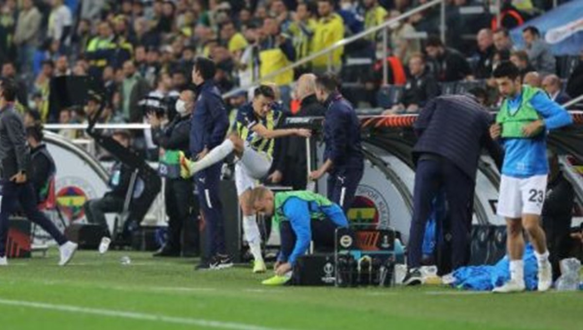 Mesut Özil: Tepkim maçla alakalıydı, kimseyi hedef almadım Mesut Özil: Tepkim maçla alakalıydı, kimseyi hedef almadım