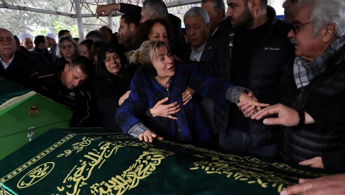 Kartalkaya kurbanlarına gözyaşlarıyla veda: Bugün ziyaretine geleceklerdi, cenaze namazlarını kıldı Kartalkaya kurbanlarına gözyaşlarıyla veda: Bugün ziyaretine geleceklerdi, cenaze namazlarını kıldı