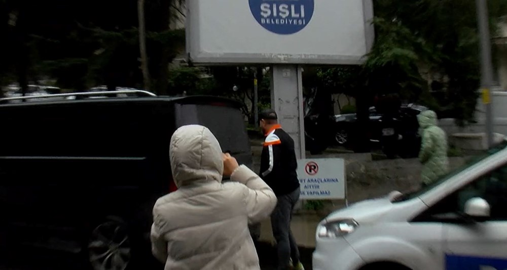 Türkiye’nin konuştuğu firar: T.C’nin babası Bülent Cihantimur gazetecileri görünce polis merkezine girmeden kaçtı - 3