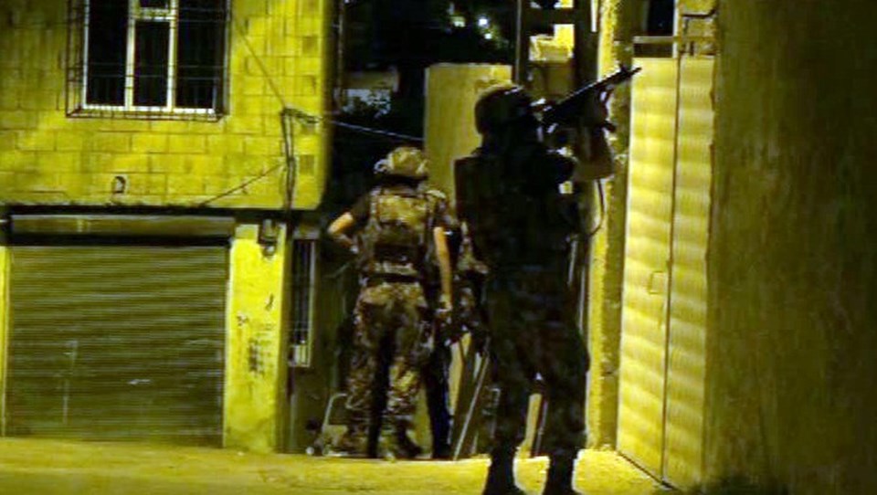 Gaziantep'te eylem hazırlığındaki DAEŞ'li teröristlere baskın: 18 gözaltı - 1