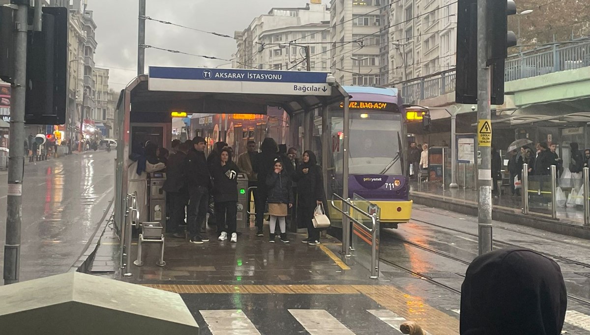 İstanbul trafiğini fırtına vurdu: Şimdiden yüzde 80'e ulaştı