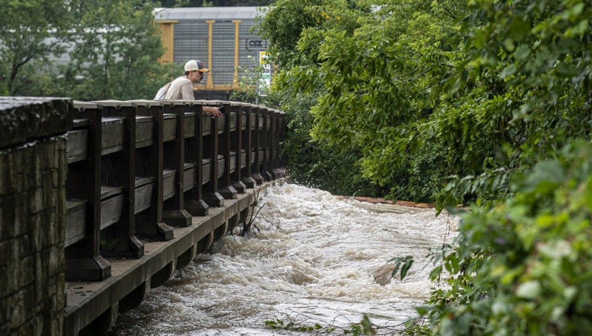 Arizona'yı sel vurdu: 4 kişi öldü