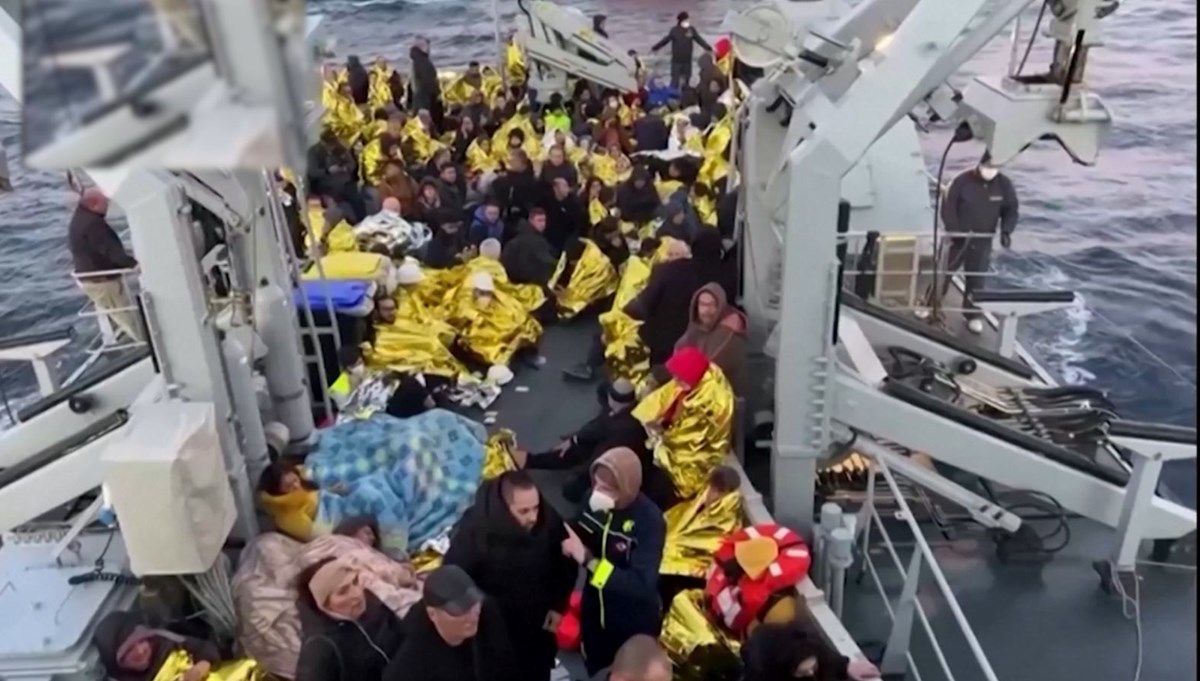 Yunanistan'da yangın çıkan feribottaki Türk vatandaşları Türkiye'ye getirildi