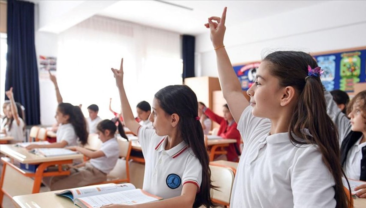 MEB ikinci ara tatil ne zaman başlıyor? 2025 Bayram tatili ve ara tatil birleştirilecek mi, kaç gün sürecek? MEB ikinci ara tatil ne zaman başlıyor? 2025 Bayram tatili ve ara tatil birleştirilecek mi, kaç gün sürecek?