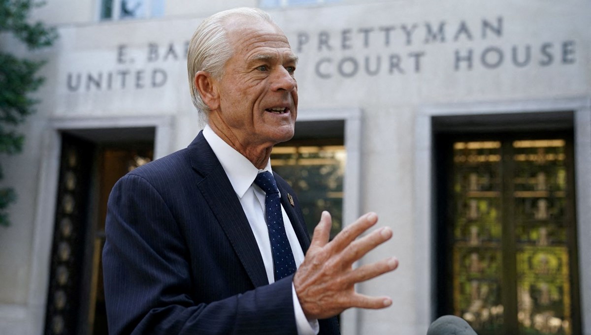 Trump’ın eski danışmanı Peter Navarro’ya hapis cezası Trump’ın eski danışmanı Peter Navarro’ya hapis cezası