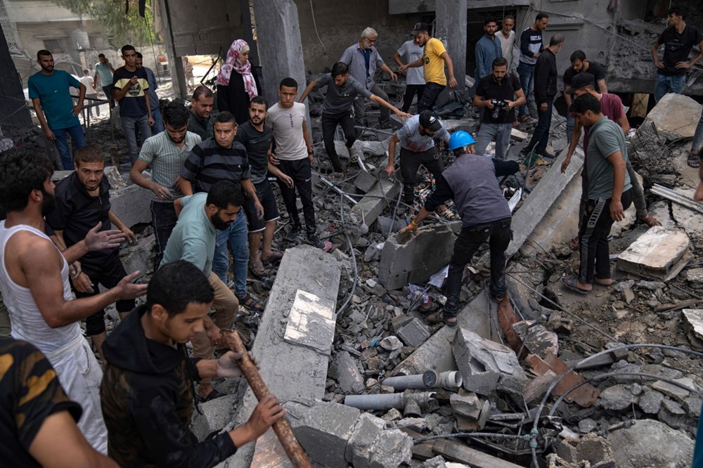 İsrail, Gazze'de hastaneyi hedef aldı: En az 500 kişi hayatını kaybetti - 12