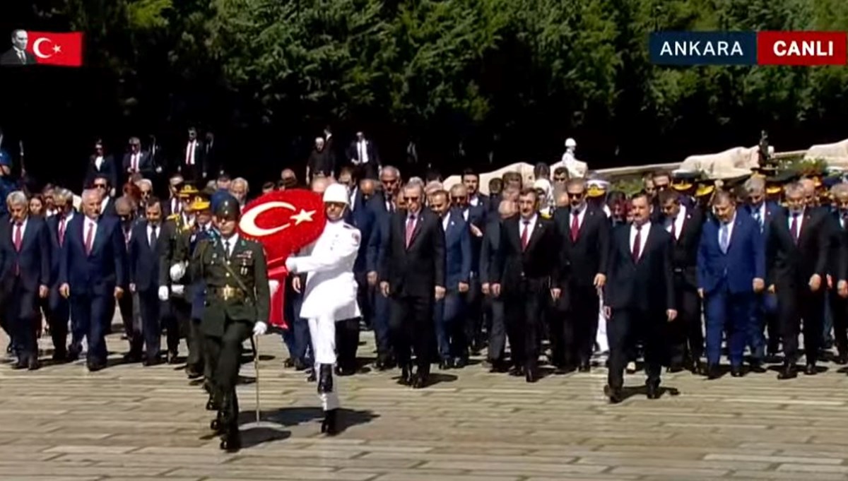Devletin zirvesi Anıtkabir’de | Cumhurbaşkanı Erdoğan: Türkiye Yüzyılı vizyonumuzu, devlet millet el ele vererek büyük bir azim ve kararlılık içinde hayata geçiriyoruz Devletin zirvesi Anıtkabir’de | Cumhurbaşkanı Erdoğan: Türkiye Yüzyılı vizyonumuzu, devlet millet el ele vererek büyük bir azim ve kararlılık içinde hayata geçiriyoruz