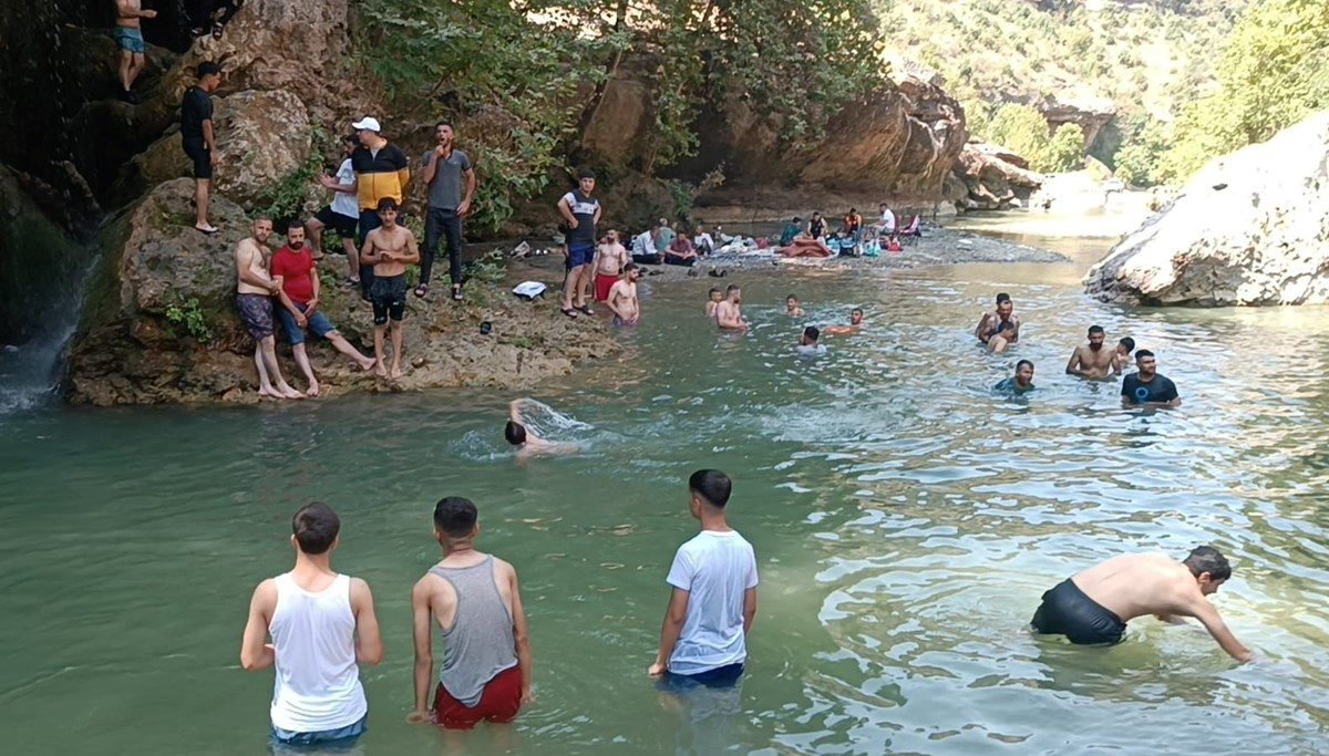 Sıcak havadan bunalanlar Zore Vadisi’nde serinliyor
