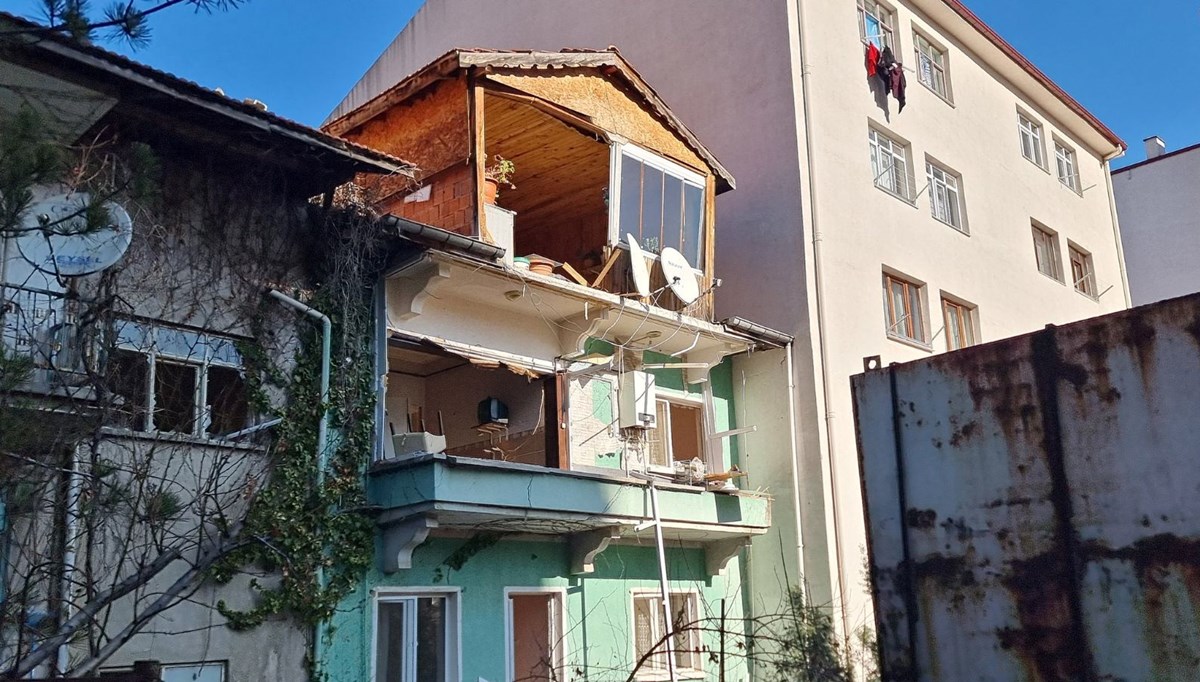 Ankara'da 3 katlı binada doğalgaz patlaması: 1 yaralı