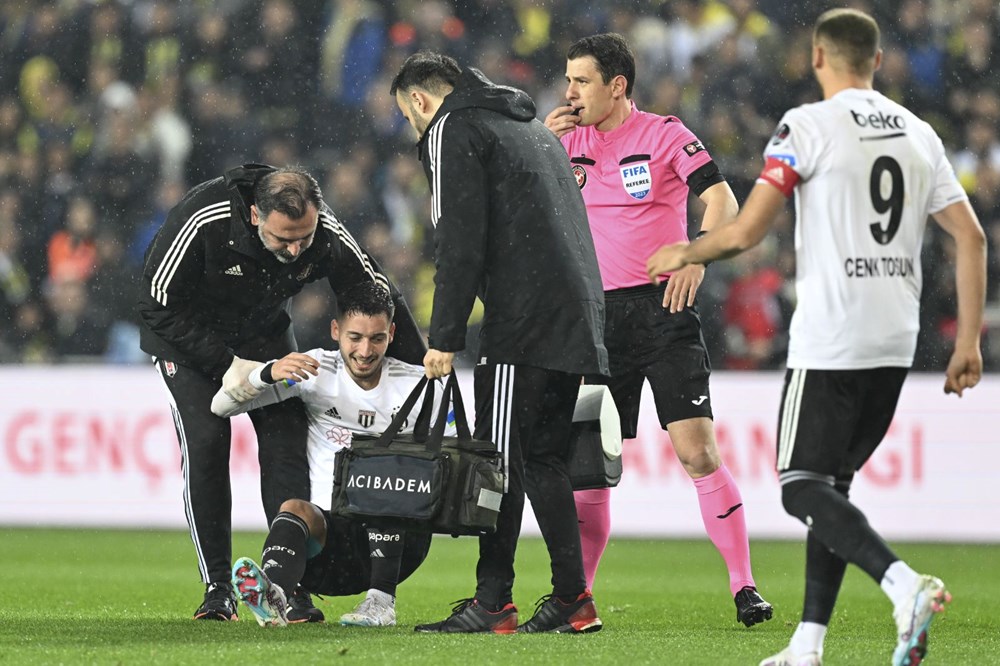 Kadıköy'de dev derbi: 10 kişilik Beşiktaş'tan müthiş geri dönüş - 10