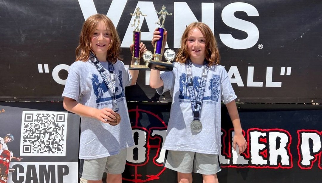 İkiz kaykaycılar ABD'deki yarışmada zirveye çıktı