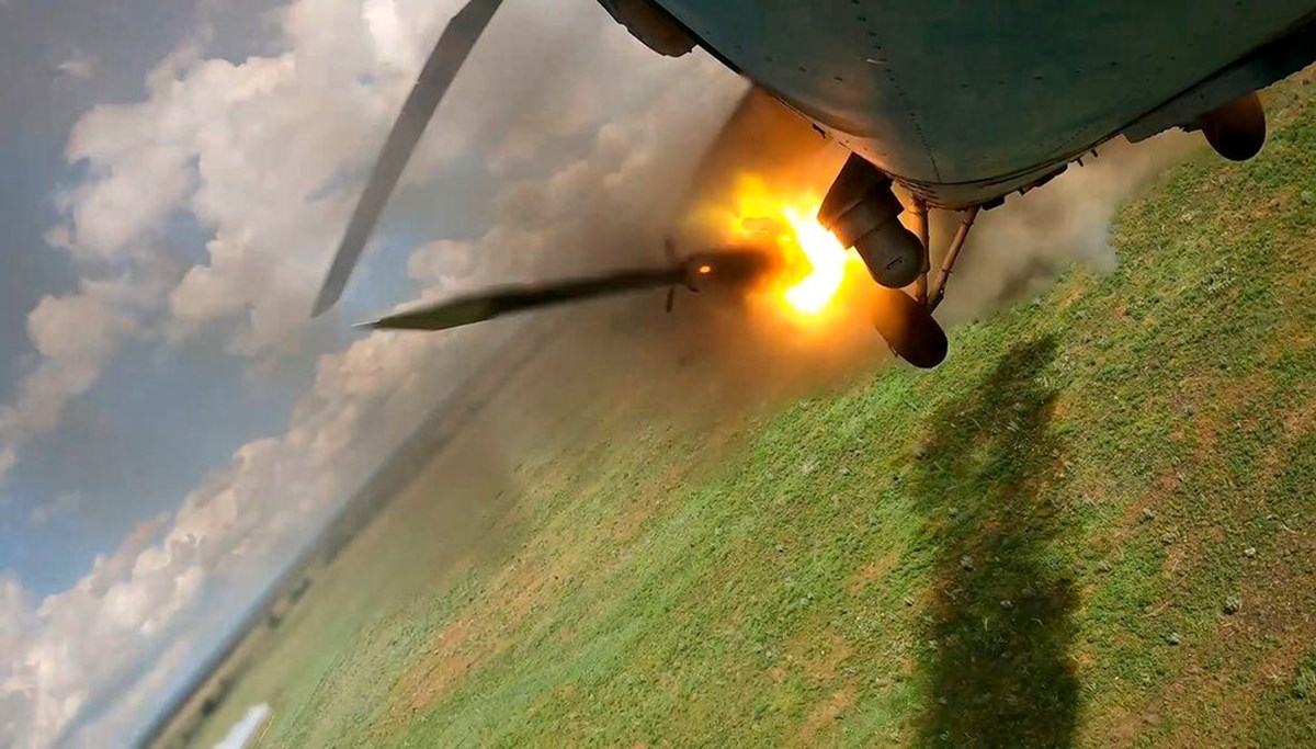 Rusya'da askeri helikopter düştü: Tüm mürettebat hayatını kaybetti Rusya'da askeri helikopter düştü: Tüm mürettebat hayatını kaybetti