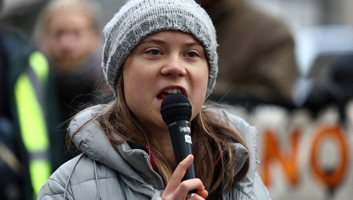 İsrail'in Gazze saldırılarını protesto eden Greta Thunberg, Kopenhag'da gözaltına alındı