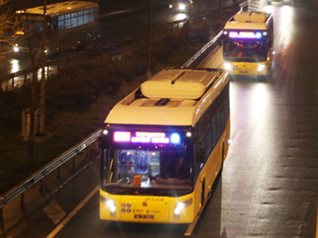 Istanbul Da Gece Gorev Yapan Iett Otobusleri Ntv