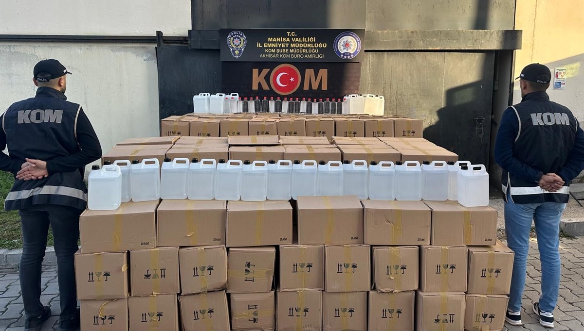 Manisa'da 5 ton kaçak etil alkol ele geçirildi Manisa'da 5 ton kaçak etil alkol ele geçirildi