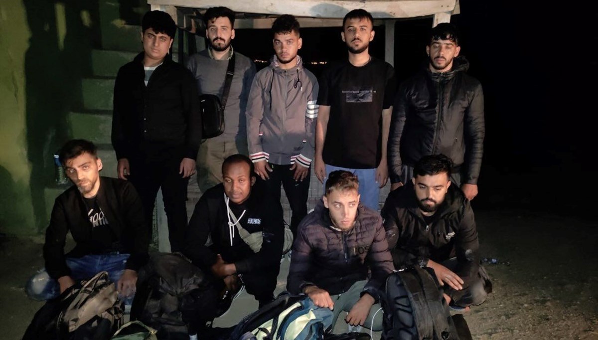 Edirne ve Kırklareli'nde 17 kaçak göçmen yakalandı Edirne ve Kırklareli'nde 17 kaçak göçmen yakalandı