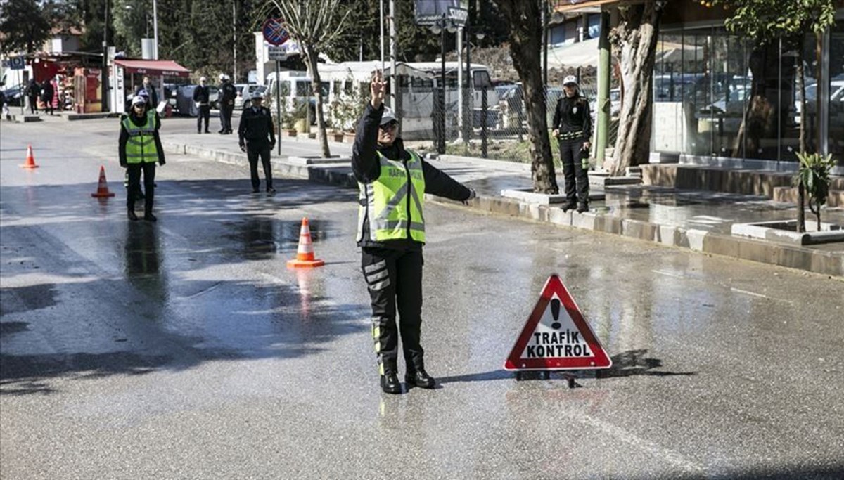 Hatay'da 18 bin araç sorgulandı: 7 milyon TL cezai işlem uygulandı Hatay'da 18 bin araç sorgulandı: 7 milyon TL cezai işlem uygulandı