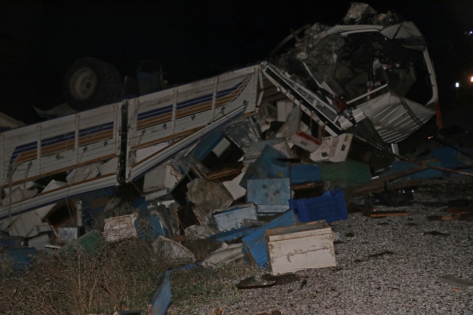 Muğla'da feci kaza: 5 kişi hayatını kaybetti, 2 kişi yaralandı - 1