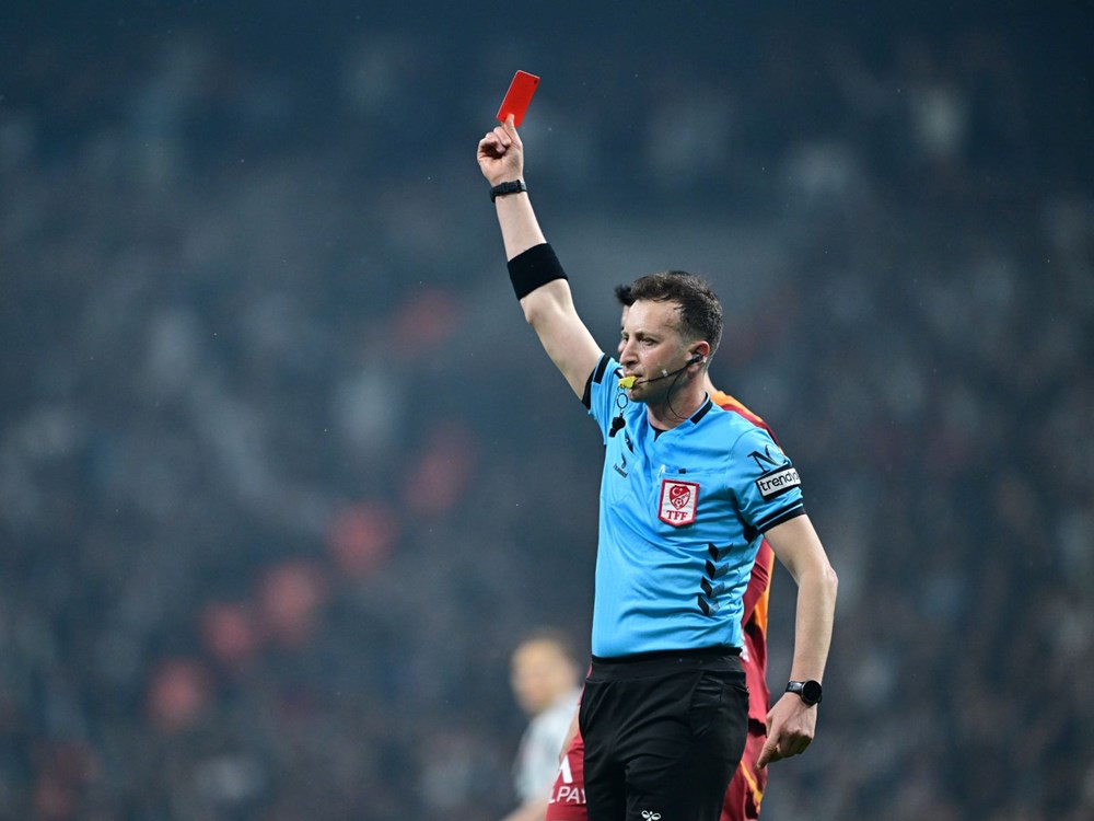 Meier'den Derbi Kırmızısına Kritik Bakış: VAR'a Rağmen Gelen Karar Doğru Muydu? 82 G4GlFXWqvE GOesHeLAd3A