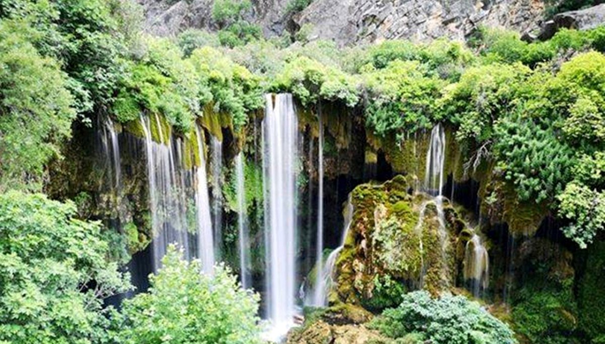 Mersin'in saklı cenneti hayran bırakıyor: Yerköprü Şelalesi