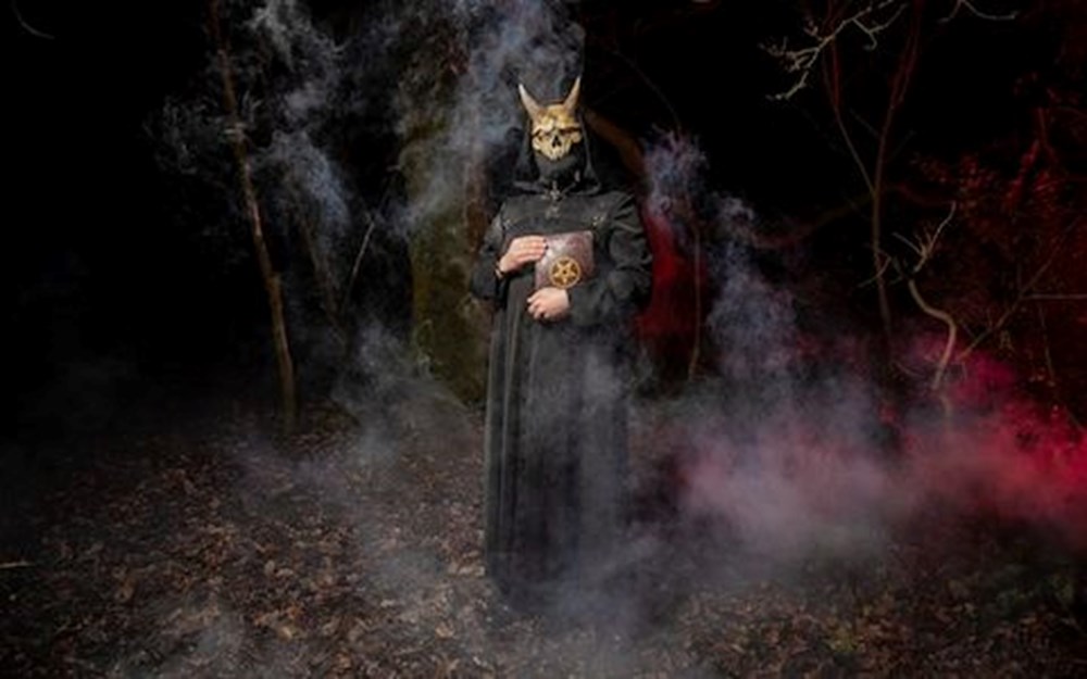 İngiltere'de Şeytan'a tapan gençlerin sayısı hızla artıyor (Satanizm nedir? Satanizm neden popülerleşiyor?) - 3