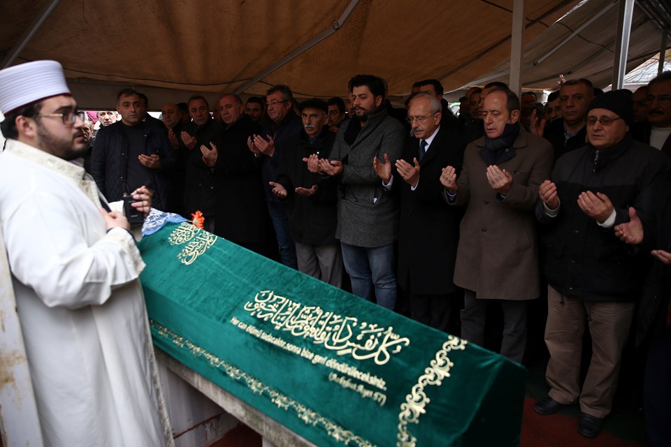 Kılıçdaroğlu, yengesinin cenaze törenine katıldı - 1