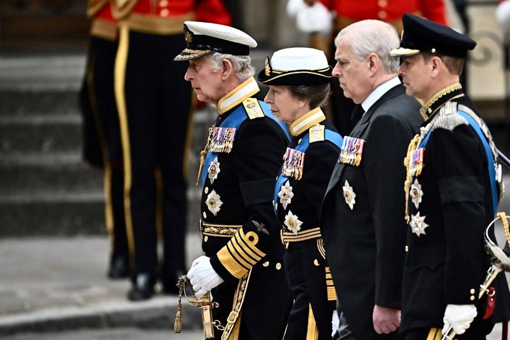 İngiltere, Kraliçe'sine veda ediyor! Kraliçe Elizabeth'in cenaze töreni devam ediyor - 8