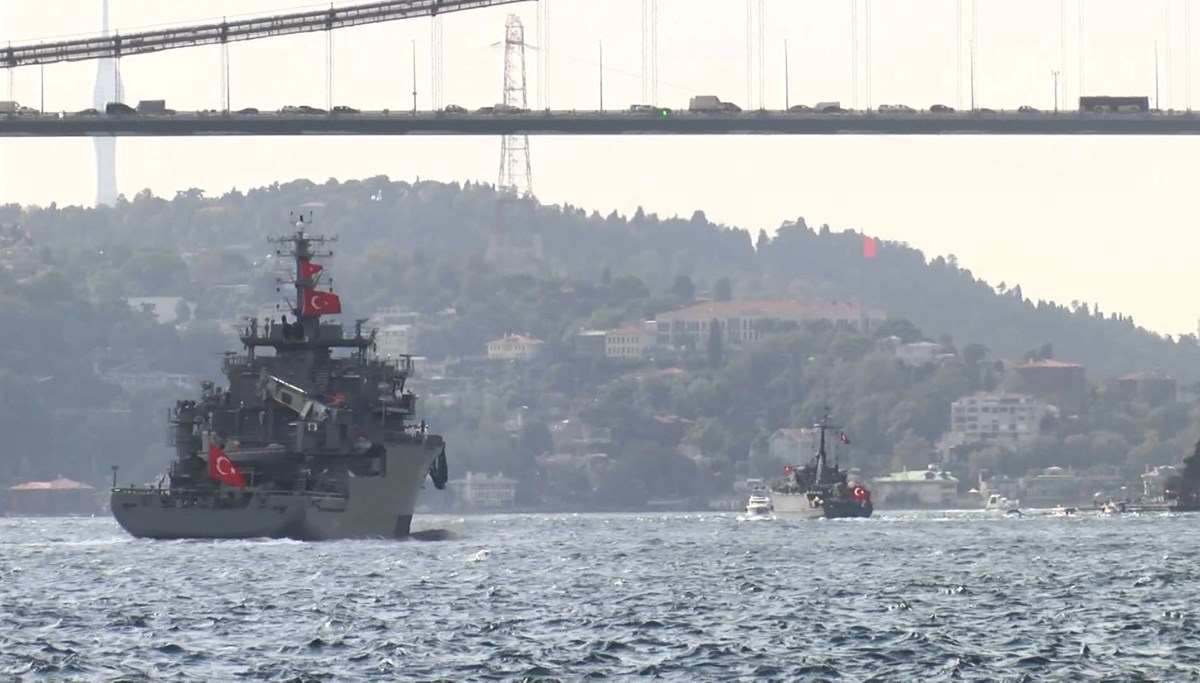 İstanbul Boğazı’nda resmi geçit töreni (Preveze Deniz Zaferi’nin 485’inci yılı kutlandı) İstanbul Boğazı’nda resmi geçit töreni (Preveze Deniz Zaferi’nin 485’inci yılı kutlandı)