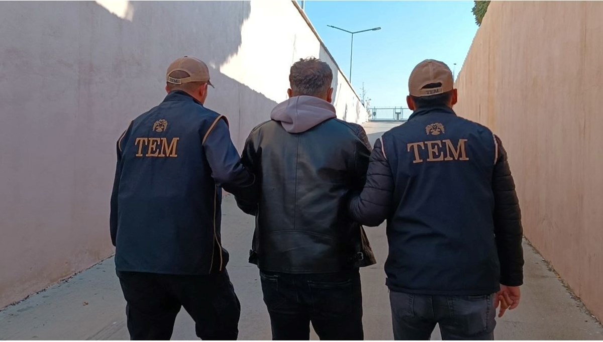 Siirt'te FETÖ hükümlüsü eski polis yakalandı Siirt'te FETÖ hükümlüsü eski polis yakalandı