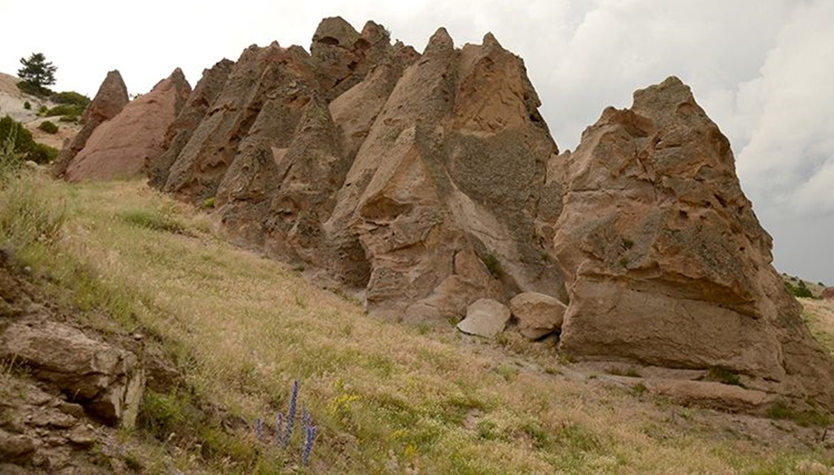 Kars'ta Komdere Vadisi'ndeki peri bacaları turizme kazandırılacak Kars'ta Komdere Vadisi'ndeki peri bacaları turizme kazandırılacak